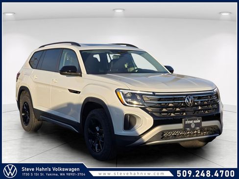 New 2026 Volkswagen Atlas Peak Edition AWD/4WD image 1