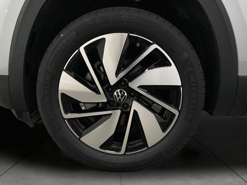 Used 2024 Volkswagen Atlas SEL AWD/4WD image 13