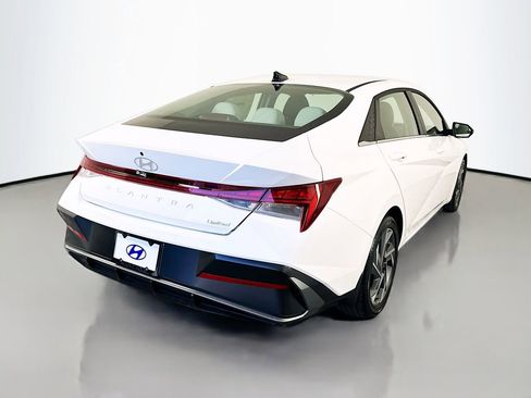 New 2025 Hyundai Elantra Limited image 5