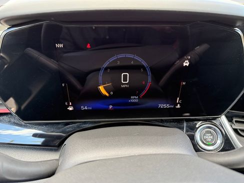 Used 2025 Chevrolet Trax RS w/ Sunroof Package FWD image 19