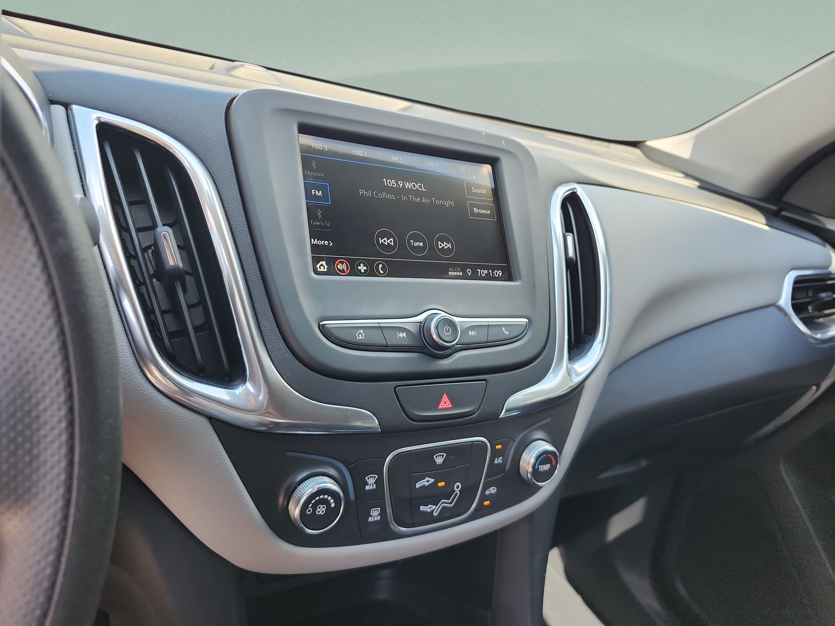 Used 2019 Chevrolet Equinox LS FWD image 12