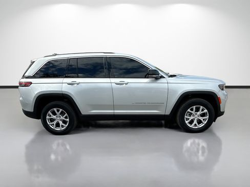 Used 2022 Jeep Grand Cherokee Limited AWD/4WD image 2