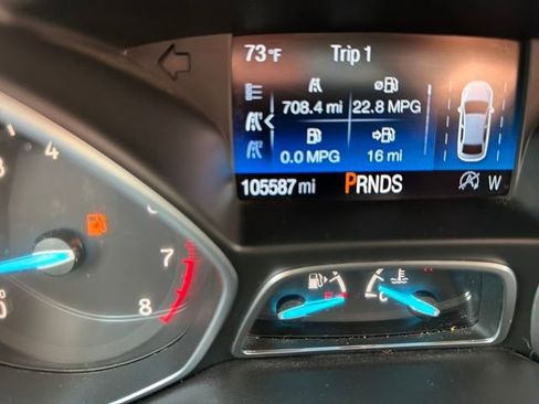 Used 2018 Ford Escape Titanium w/ Ford Safe & Smart Package image 19