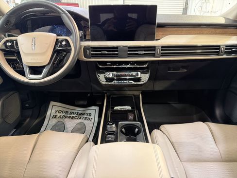 Used 2025 Lincoln Corsair Reserve w/ Equipment Group 202A image 22