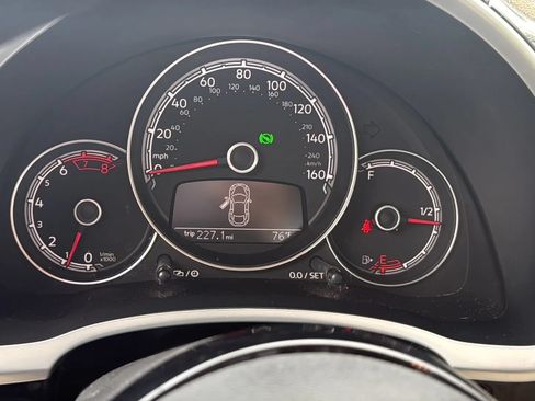 Used 2017 Volkswagen Beetle 1.8T SE FWD image 18