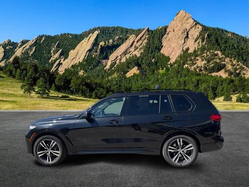 Used 2022 BMW X7 xDrive40i w/ M Sport Package AWD/4WD image 5