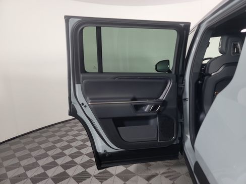 Used 2022 Rivian R1S Launch Edition AWD/4WD image 17