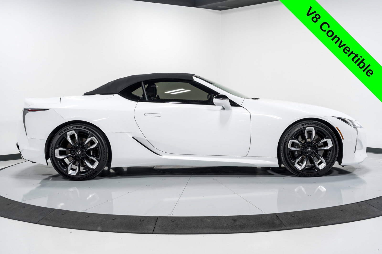 Used 2024 Lexus LC 500 Convertible w/ Touring Package RWD image 36