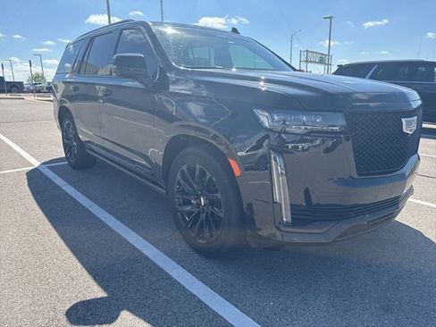 Used 2023 Cadillac Escalade Sport w/ LPO, ONYX Package image 2