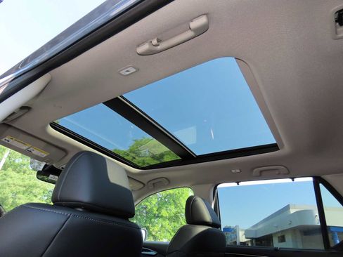 New 2025 Honda Pilot Touring image 16