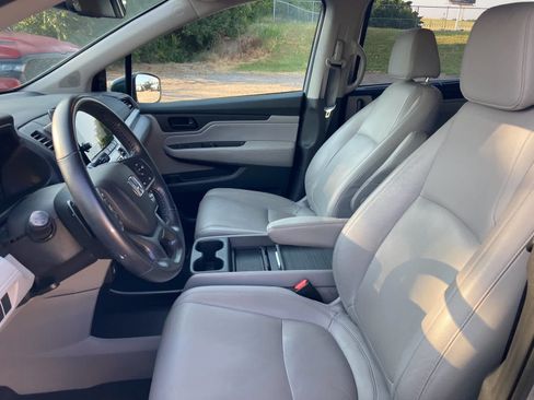 Used 2023 Honda Odyssey EX-L image 3