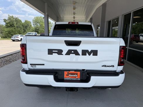 Used 2025 RAM 2500 Big Horn AWD/4WD image 14