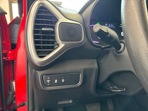 Used 2024 Kia Soul LX w/ Option Group 015 FWD image 32