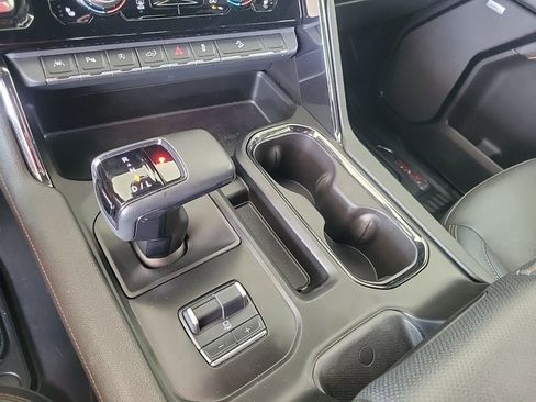 Used 2024 GMC Sierra 1500 AT4 w/ Technology Package AWD/4WD image 24