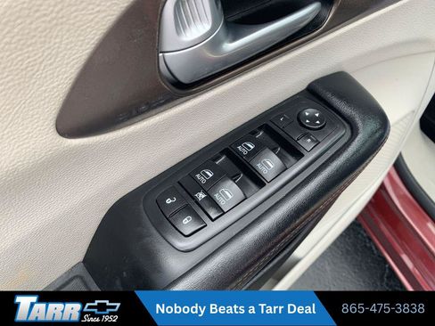 Used 2017 Chrysler Pacifica Touring-L Plus FWD image 15