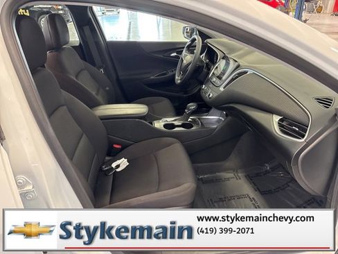 Used 2024 Chevrolet Malibu LT image 21