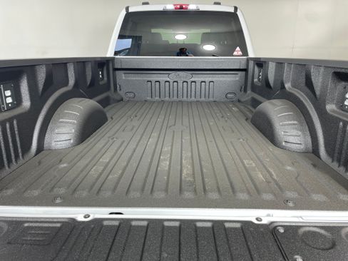 New 2026 Ford F250 XLT w/ XLT Premium Package AWD/4WD image 11