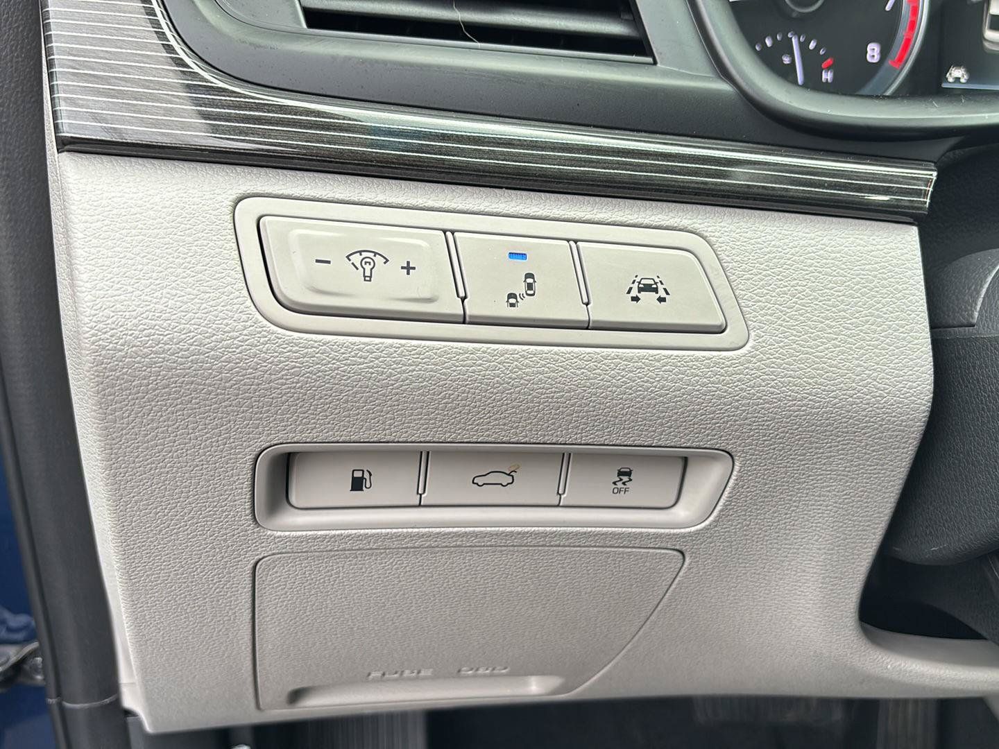Used 2019 Hyundai Sonata Limited w/ Ultimate Package 04 FWD image 35