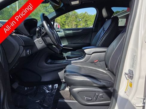 Used 2019 Lincoln MKC Reserve w/ MKC Technology Package FWD image 9