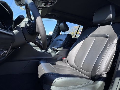 New 2025 Jeep Grand Cherokee Limited w/ Black Appearance Package image 13