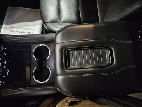 Used 2024 Chevrolet Suburban LT image 29