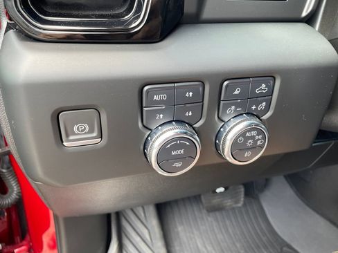 Used 2023 GMC Sierra 1500 AT4 w/ AT4 Preferred Package AWD/4WD image 29