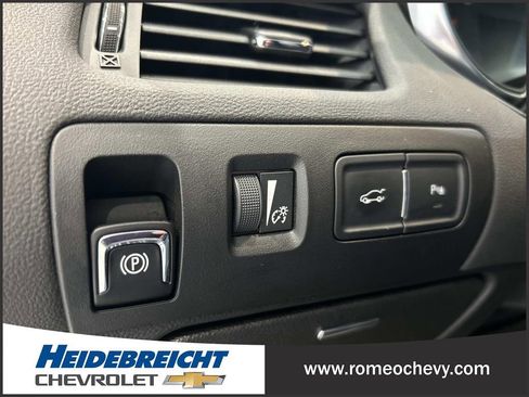 Used 2014 Chevrolet Impala LT w/ Convenience Package image 29