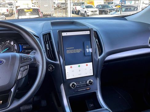 Used 2023 Ford Edge SE w/ Black Appearance Package image 5