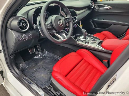 New 2025 Alfa Romeo Giulia w/ Veloce Package AWD image 10