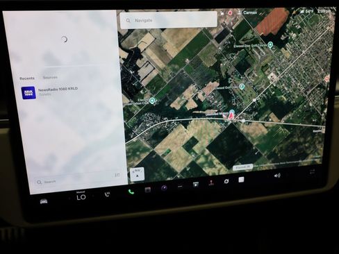 Used 2022 Tesla Model S Plaid image 8