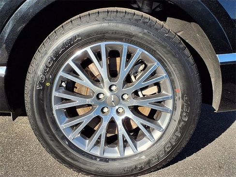 Used 2024 Genesis GV80 2.5T image 7