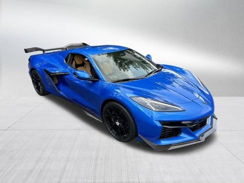 Used 2024 Chevrolet Corvette Z06 w/ Z07 Performance Package RWD image 17