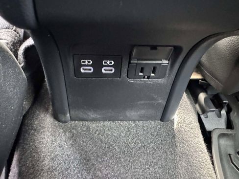 Used 2024 Toyota Prius Prime SE image 24