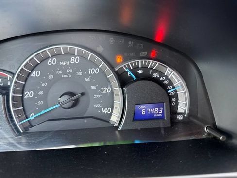 Used 2014 Toyota Camry SE FWD image 12