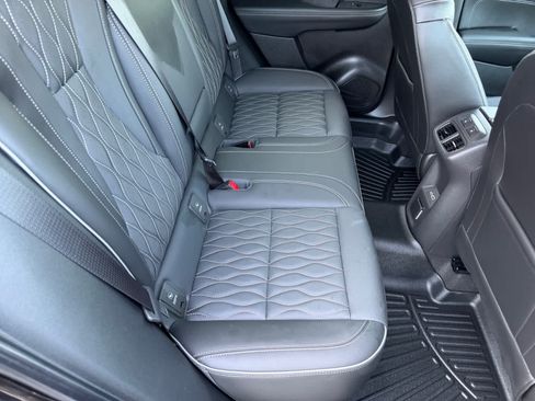Used 2023 Buick Envision Avenir FWD image 17