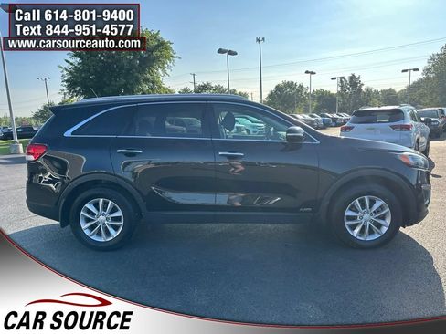 Used 2017 Kia Sorento AWD image 11