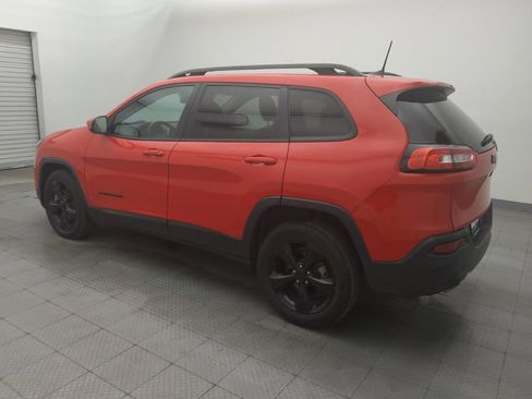 Used 2018 Jeep Cherokee Latitude w/ Altitude Package image 3