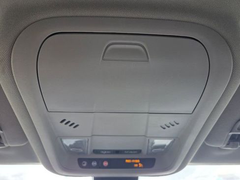 Used 2020 GMC Terrain SLE w/ Driver Convenience Package FWD image 28