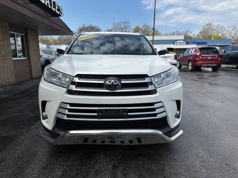 Used 2018 Toyota Highlander XLE w/ Protection Package #3 AWD/4WD image 4