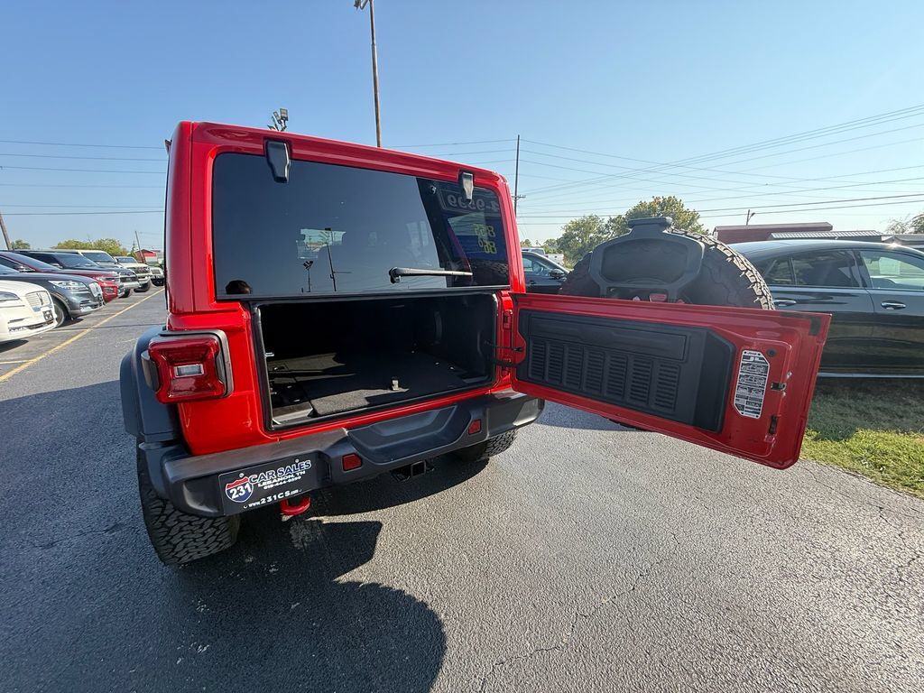 Used 2025 Jeep Wrangler Unlimited Rubicon w/ XTREMEE 35" Tire Package AWD/4WD image 5