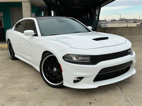 Used 2017 Dodge Charger R/T image 7