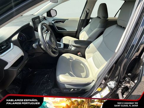 Used 2022 Toyota RAV4 XLE Premium AWD/4WD image 12