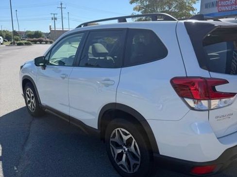 Used 2024 Subaru Forester Premium AWD/4WD image 7