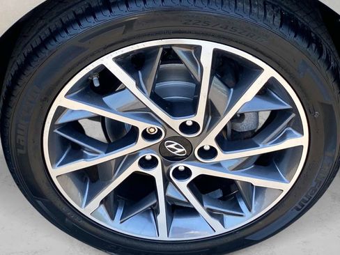 Used 2020 Hyundai Elantra Limited w/ Ultimate Package 03 FWD image 28