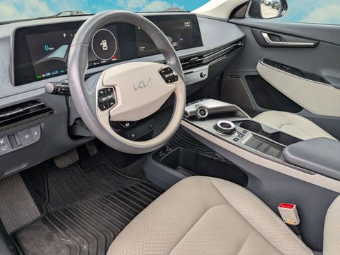 Used 2022 Kia EV6 Wind RWD image 7