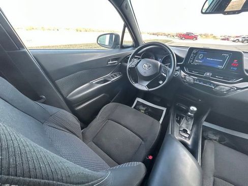Used 2018 Toyota C-HR XLE image 27