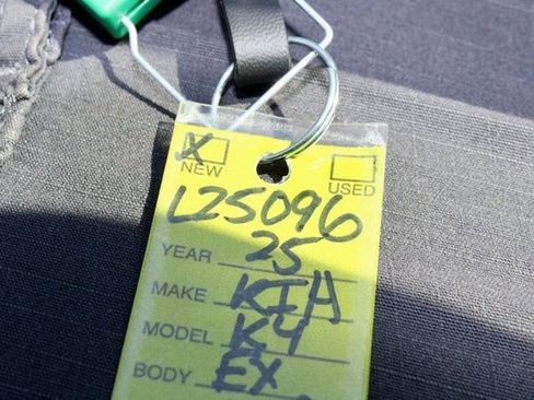 New 2025 Kia K4 EX image 25