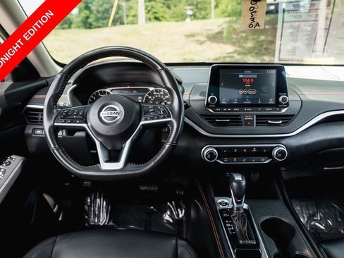 Used 2022 Nissan Altima 2.5 SR w/ Midnight Edition Package FWD image 12