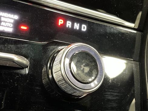 Used 2025 Jeep Grand Cherokee L Limited w/ Luxury Tech Group II image 22