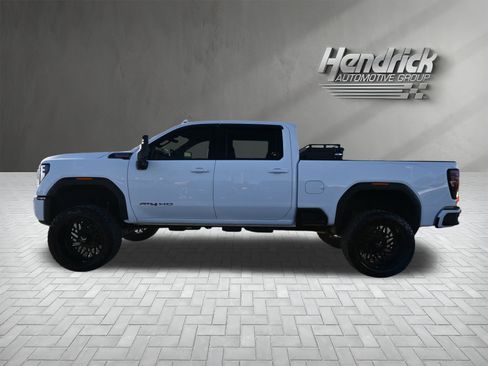 Used 2024 GMC Sierra 2500 AT4 w/ AT4 Premium Plus Package image 9